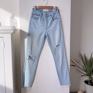 Aritzia Light wash cropped skinny Jean